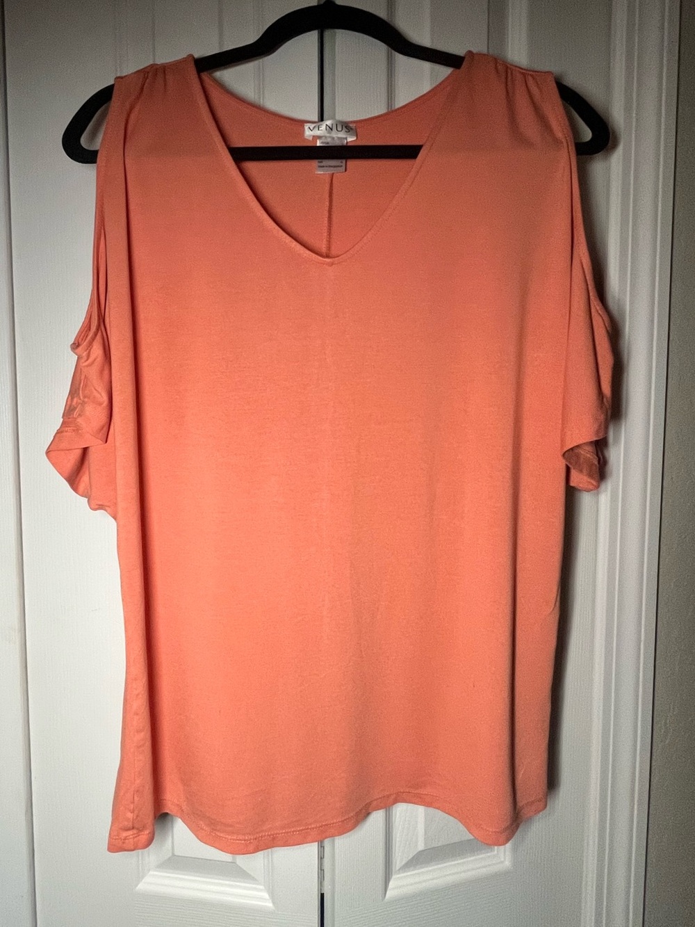 Venus women’s orange flowy open shoulder short sleeve blouse size Large